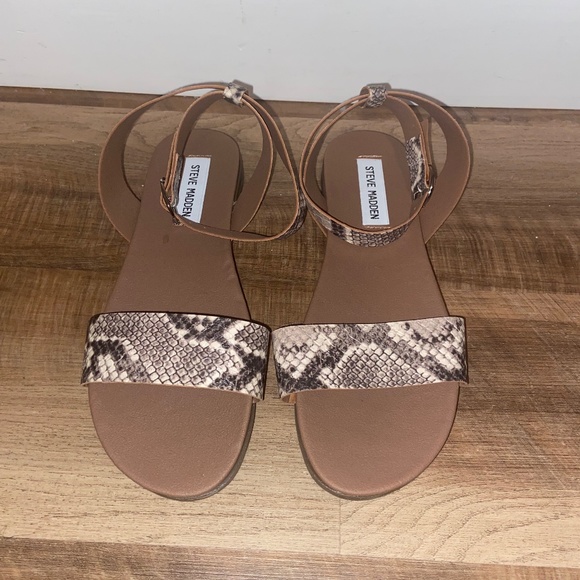 NEW! Steve Madden sandals - Picture 1 of 3